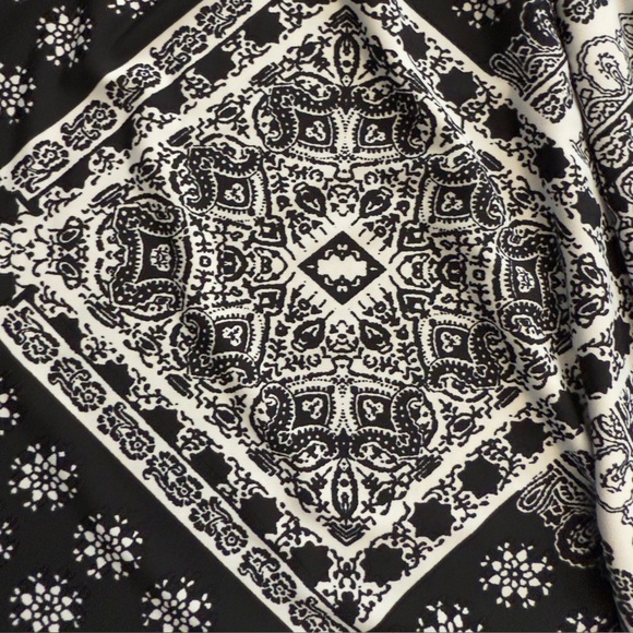 Elementz Woman Black & White Sleeveless Maxi Dress - Size 1X (NWT) - Picture 8 of 11